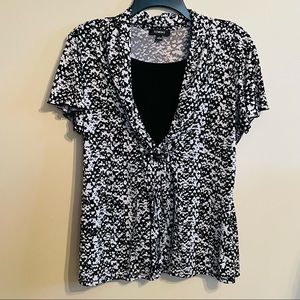 Elementz White & Black Short Sleeve Top size Large